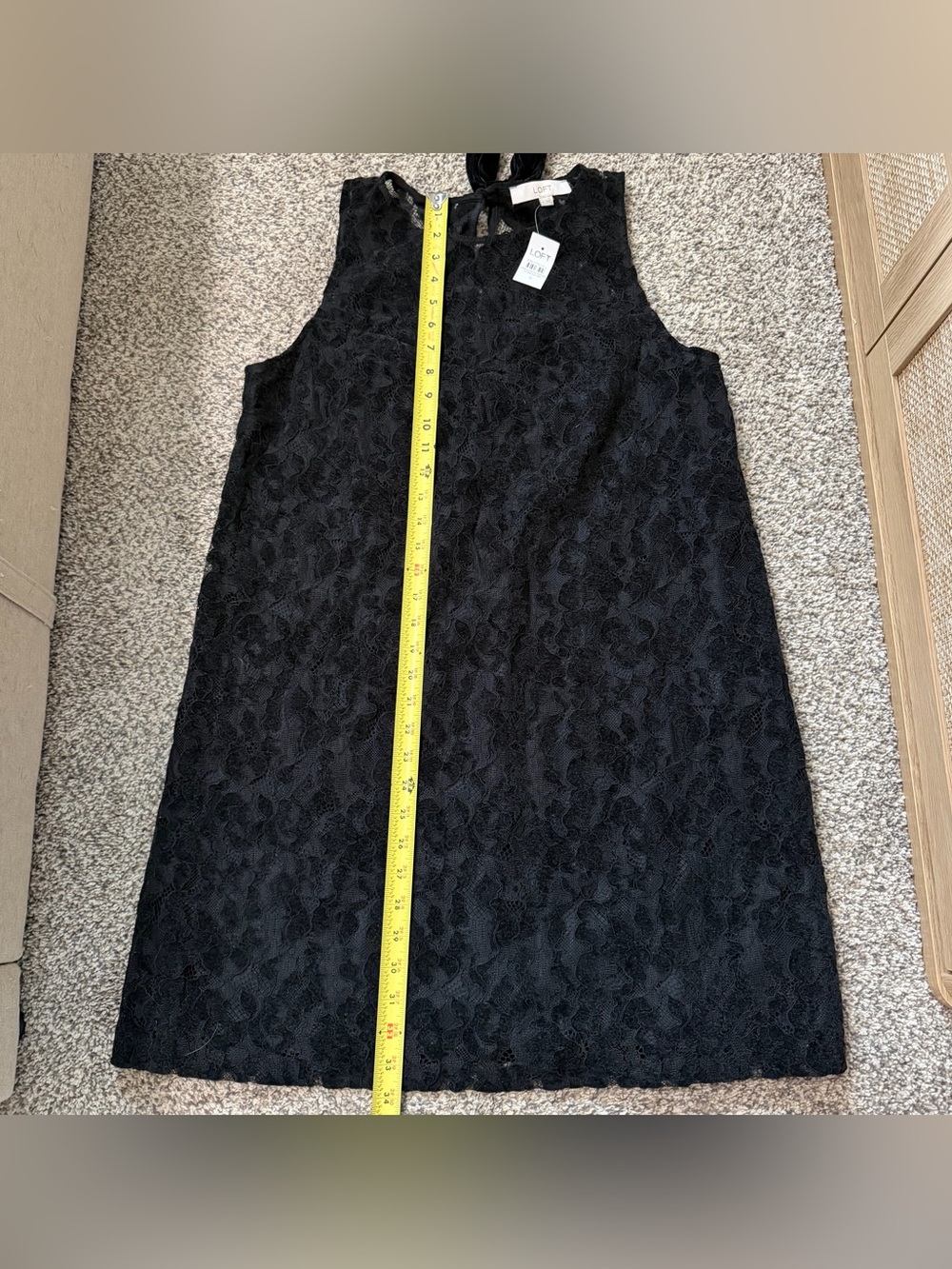 Women’s sleeveless lace shift dress from Loft black NWT size 8